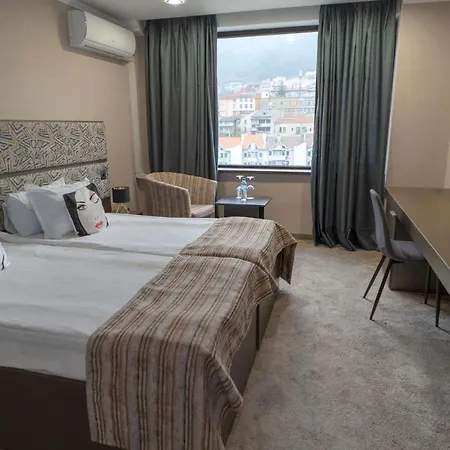 Отель Grand 4*